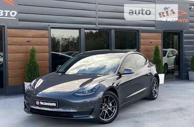 Седан Tesla Model 3 2021 в Ровно