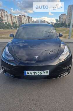 Седан Tesla Model 3 2022 в Києві