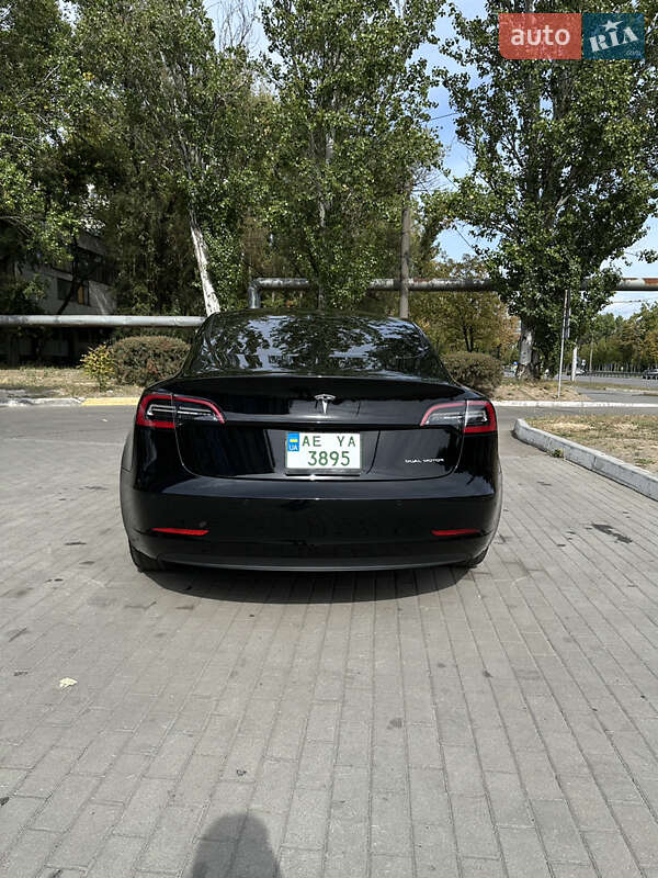 Седан Tesla Model 3 2021 в Одессе