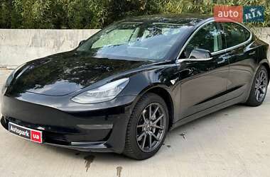 Седан Tesla Model 3 2020 в 