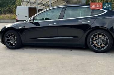 Седан Tesla Model 3 2020 в 