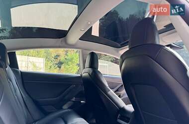 Седан Tesla Model 3 2020 в 