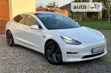 Седан Tesla Model 3 2018 в Львові