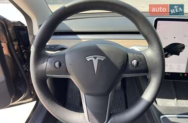 Седан Tesla Model 3 2021 в 