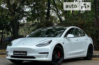 Седан Tesla Model 3 2020 в Миколаєві