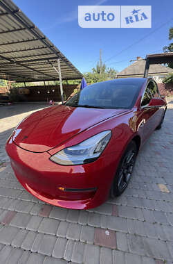 Седан Tesla Model 3 2020 в Первомайську