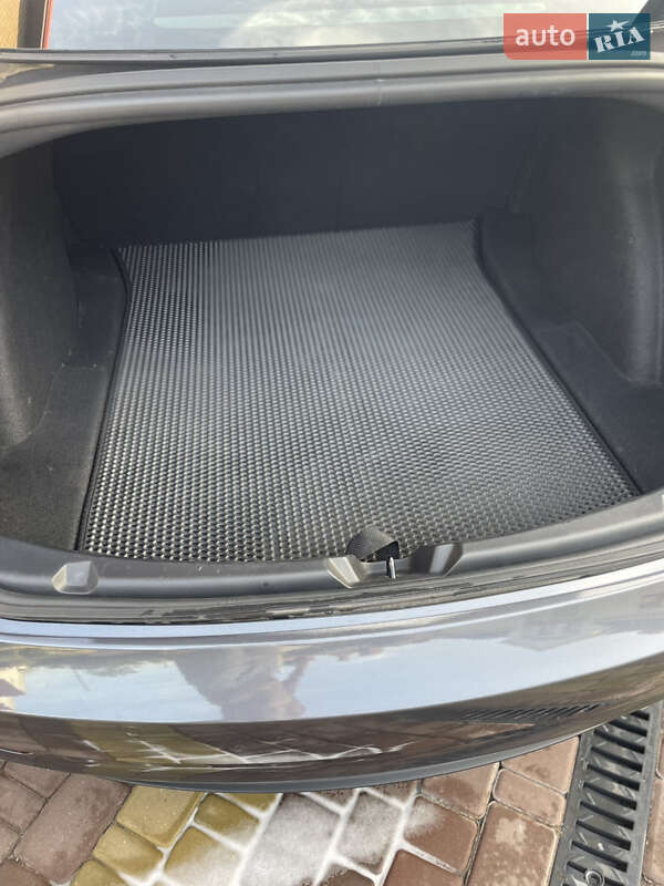 Седан Tesla Model 3 2021 в Запорожье