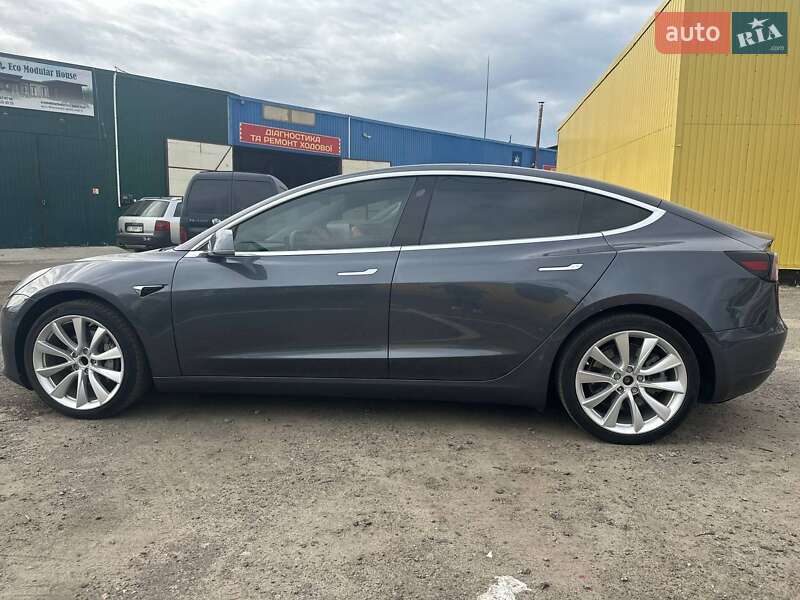 Седан Tesla Model 3 2019 в Києві