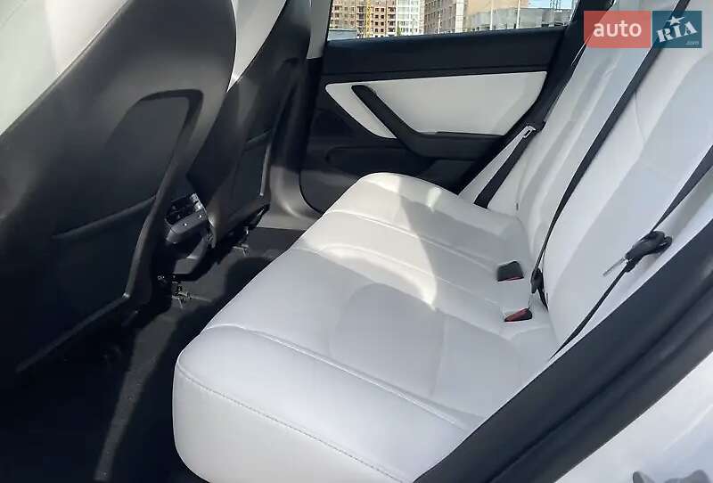 Седан Tesla Model 3 2019 в Білій Церкві