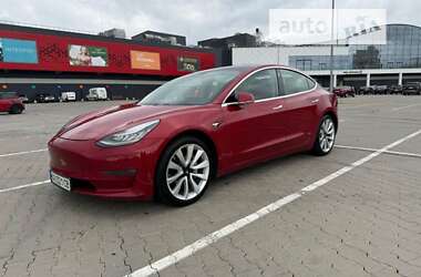 Седан Tesla Model 3 2019 в Киеве