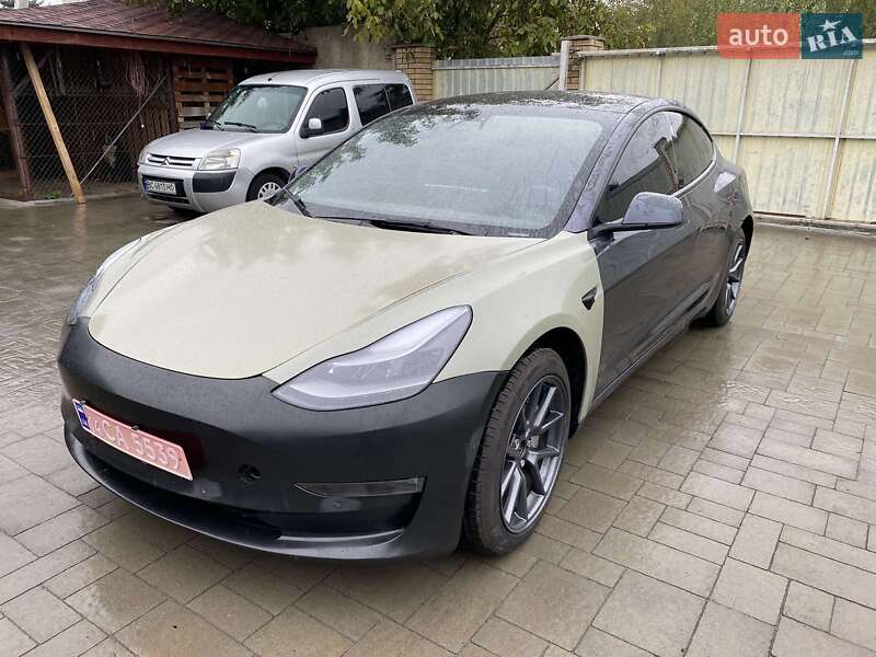 Седан Tesla Model 3 2023 в Києві