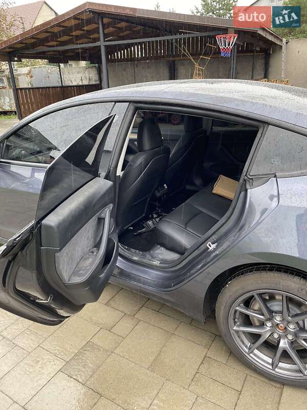 Седан Tesla Model 3 2023 в Киеве фото 7 Седан Tesla Model 3 2023 в Киеве