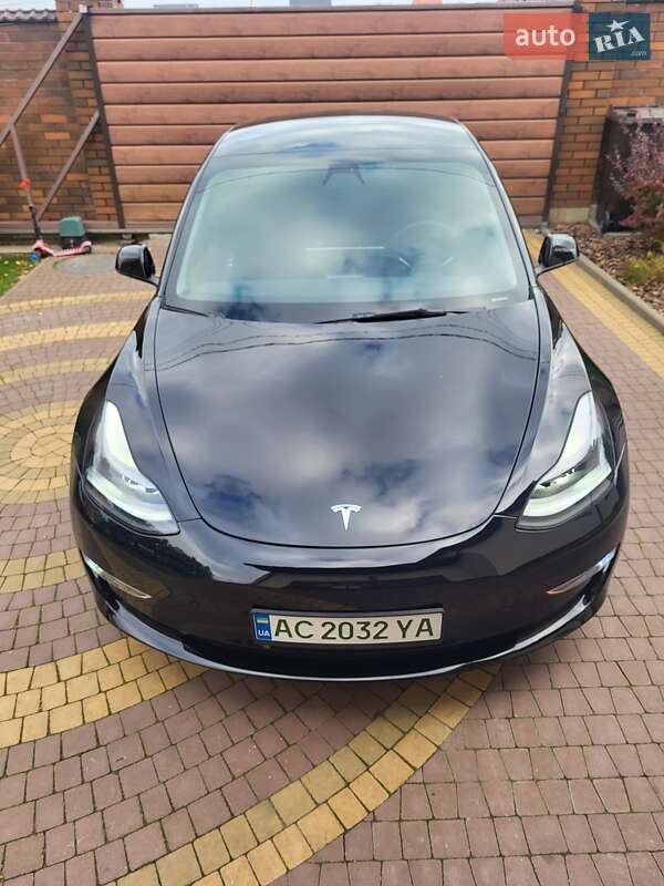 Седан Tesla Model 3 2021 в Луцьку