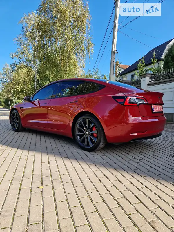 Седан Tesla Model 3 2021 в 
