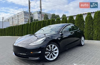 Седан Tesla Model 3 2020 в 