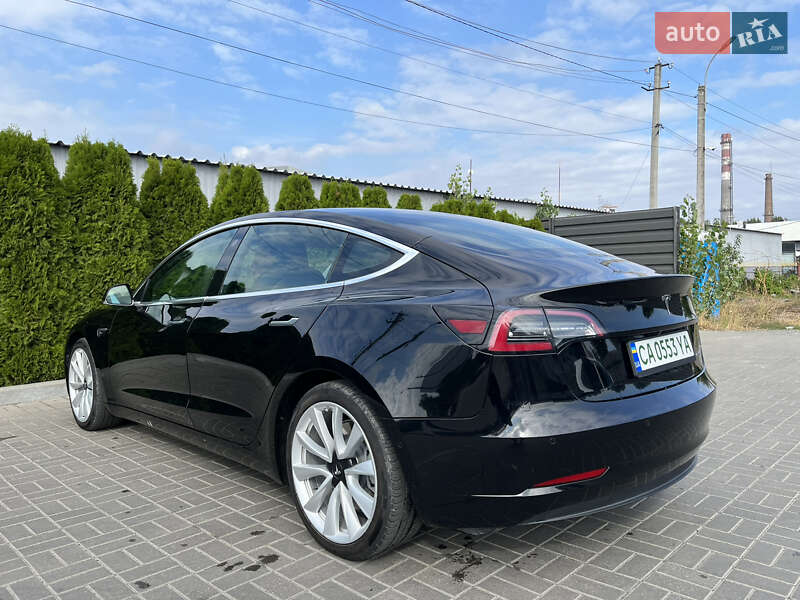 Седан Tesla Model 3 2020 в Черкассах