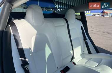 Седан Tesla Model 3 2021 в 