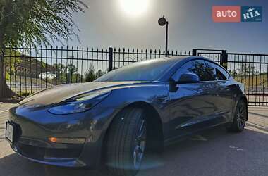 Седан Tesla Model 3 2022 в Кривом Роге
