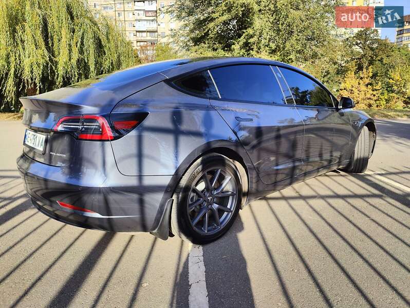 Седан Tesla Model 3 2022 в Кривом Роге