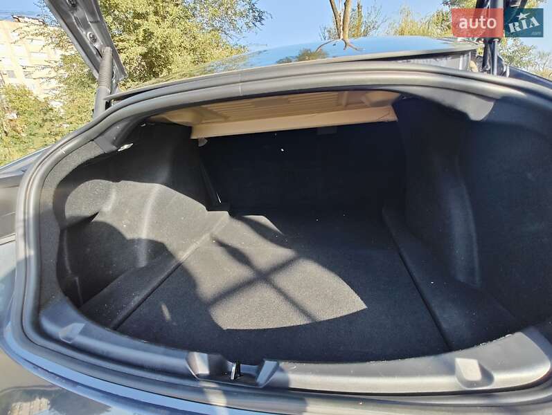 Седан Tesla Model 3 2022 в Кривом Роге