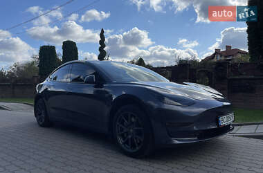 Седан Tesla Model 3 2020 в Львове