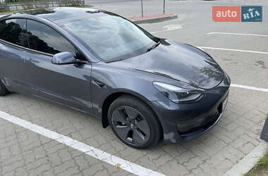 Седан Tesla Model 3 2020 в 