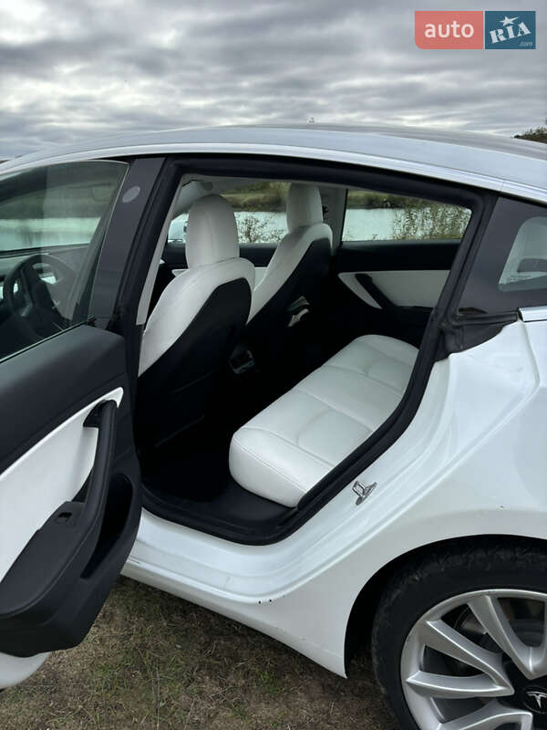 Седан Tesla Model 3 2019 в Білій Церкві