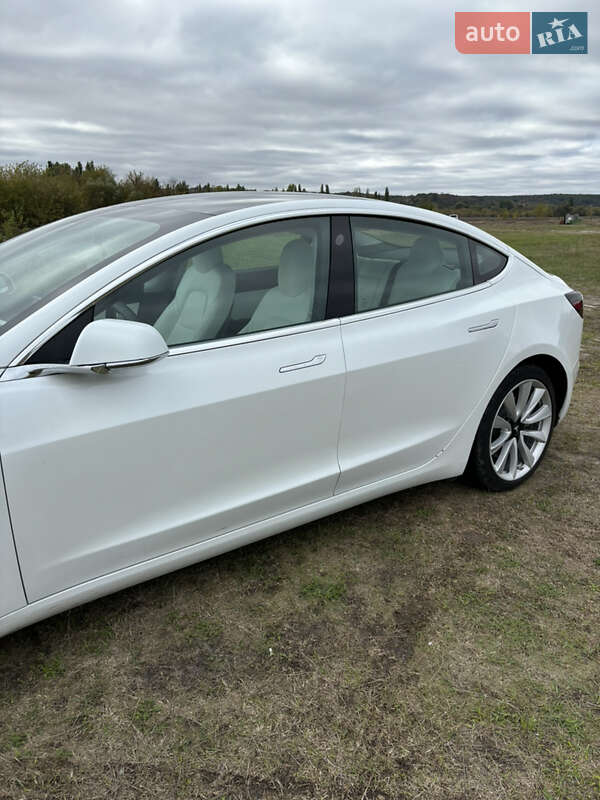 Седан Tesla Model 3 2019 в Білій Церкві