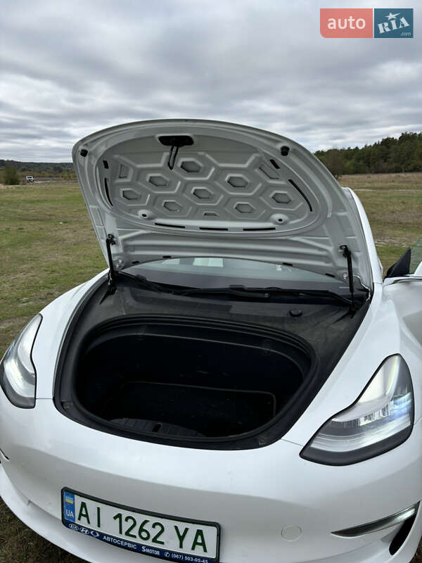 Седан Tesla Model 3 2019 в Білій Церкві