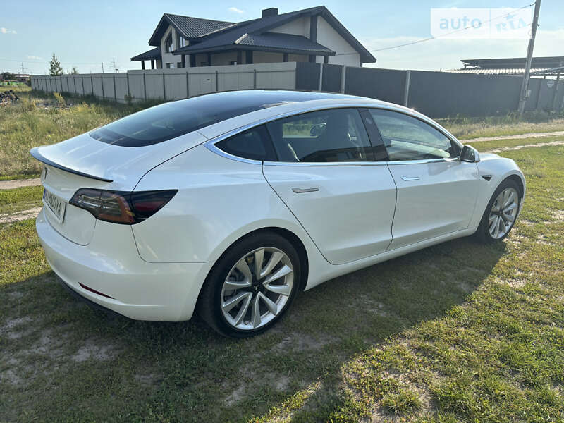 Седан Tesla Model 3 2019 в Киеве