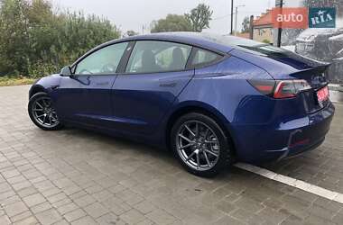 Седан Tesla Model 3 2023 в Львові