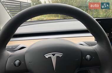 Седан Tesla Model 3 2023 в Львові