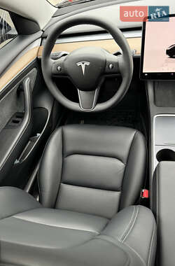 Седан Tesla Model 3 2023 в Яворові