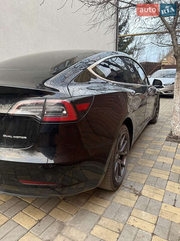Седан Tesla Model 3 2020 в Запорожье