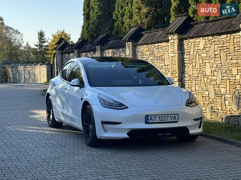 Tesla Model 3 2022