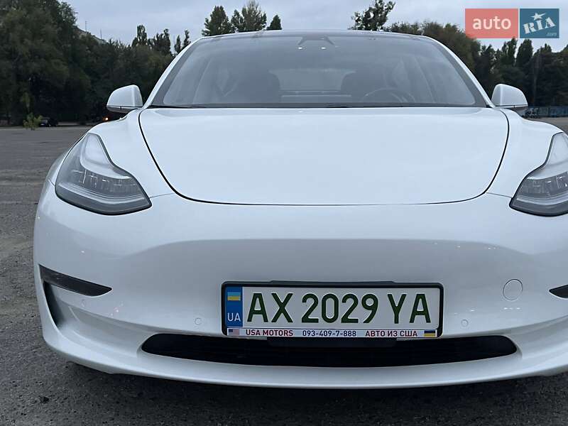 Седан Tesla Model 3 2018 в Харкові