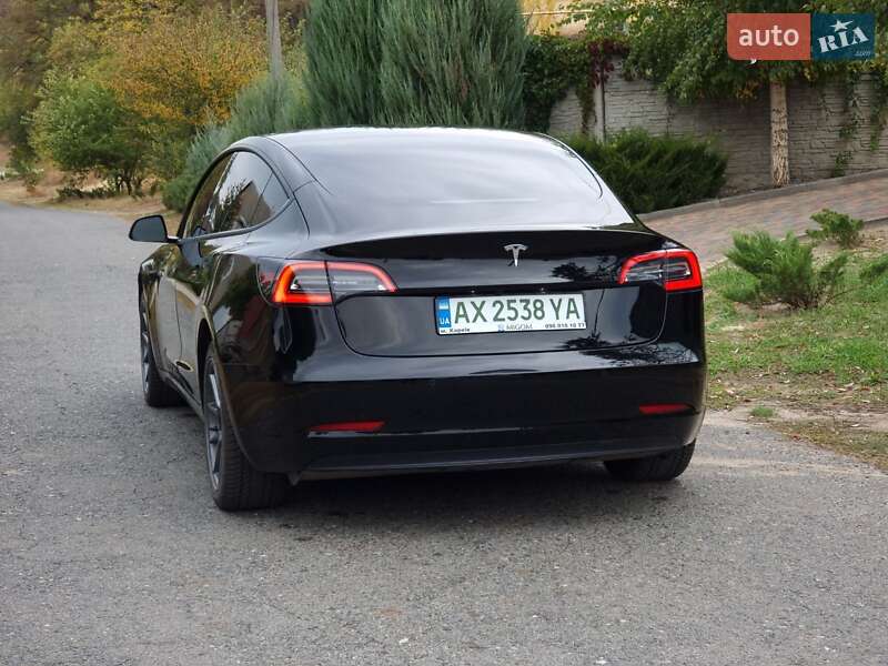 Седан Tesla Model 3 2021 в Харкові