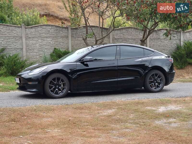Седан Tesla Model 3 2021 в Харкові
