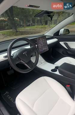 Седан Tesla Model 3 2019 в 
