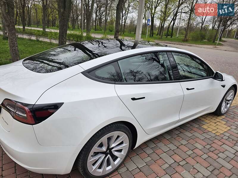 Седан Tesla Model 3 2021 в Кропивницькому