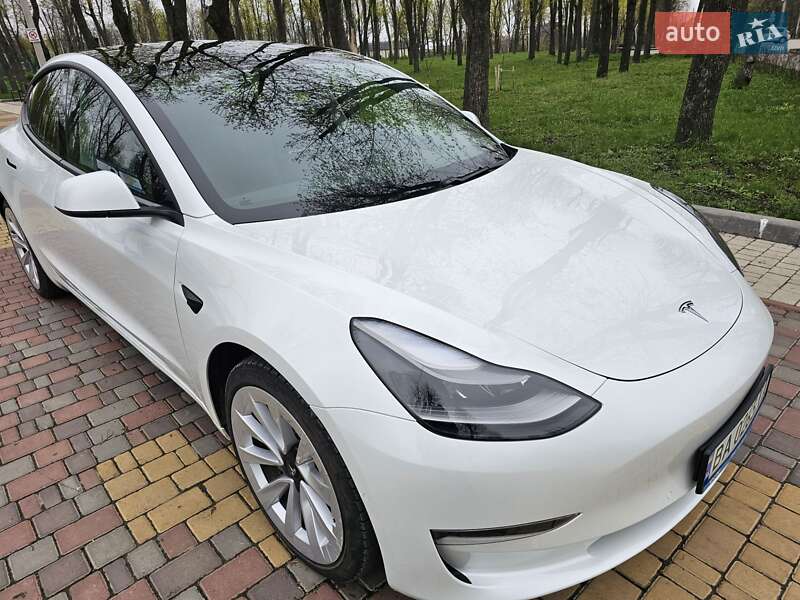 Седан Tesla Model 3 2021 в Кропивницькому