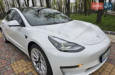 Седан Tesla Model 3 2021 в 