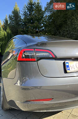 Седан Tesla Model 3 2021 в Львове