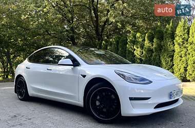 Седан Tesla Model 3 2020 в Львові