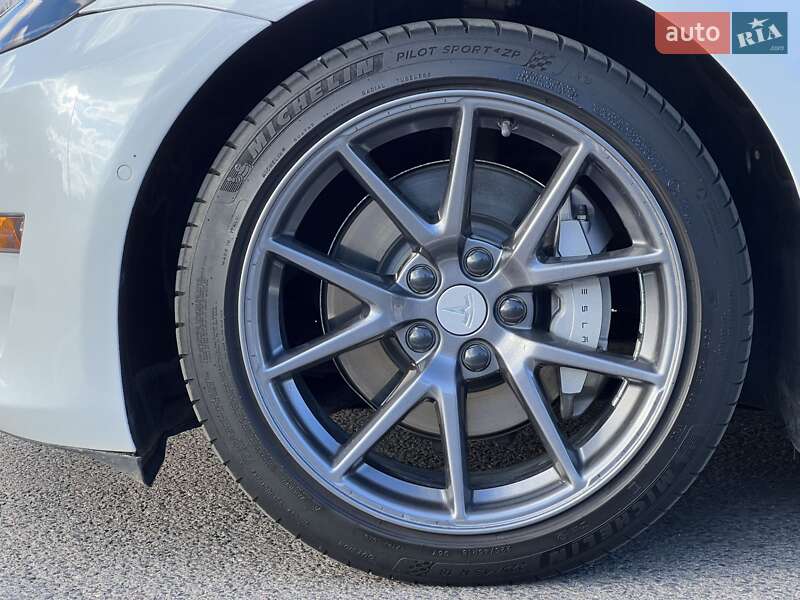 Седан Tesla Model 3 2022 в Луцке фото 26 Седан Tesla Model 3 2022 в Луцке