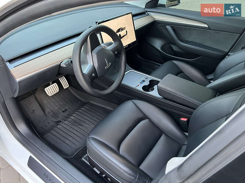 Седан Tesla Model 3 2023 в Запорожье