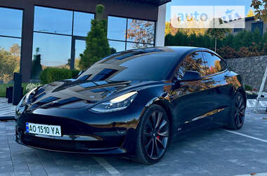 Седан Tesla Model 3 2020 в Ужгороді