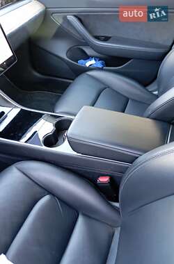 Седан Tesla Model 3 2018 в 