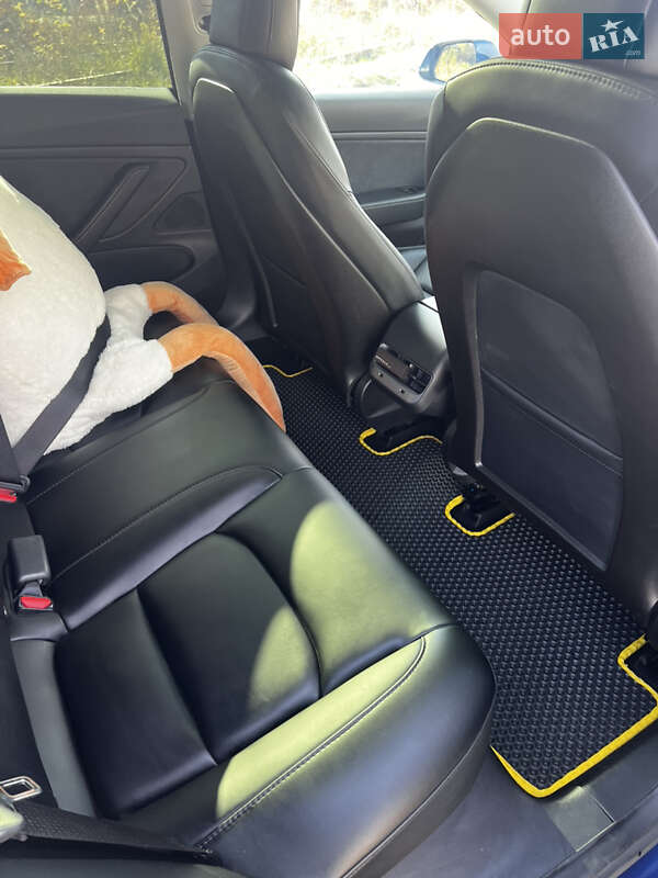 Седан Tesla Model 3 2019 в Луцьку