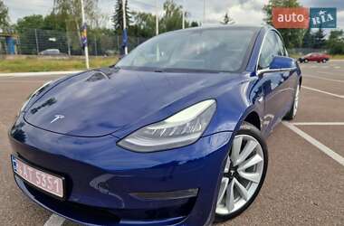 Седан Tesla Model 3 2019 в 